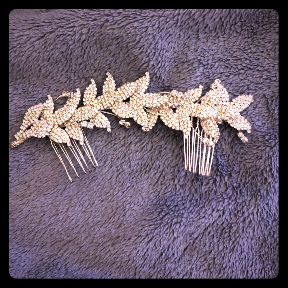Beautiful Wedding 👰🏻 veil hair accessory